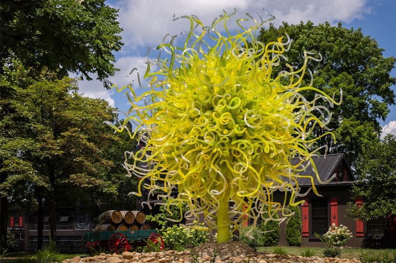 Chez Maker's Mark, Chihuly signe une expo de verre monumental