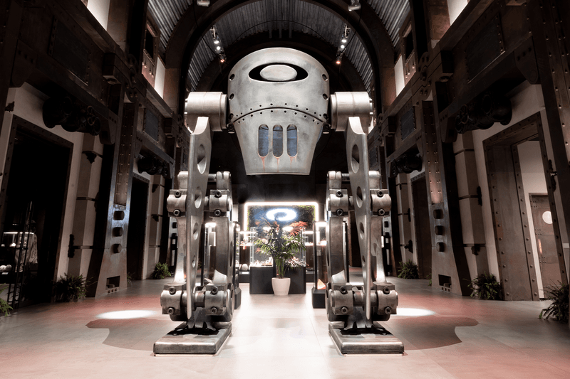 Oakley fête ses 50 ans : quand design, culture et engagement réinventent la vision