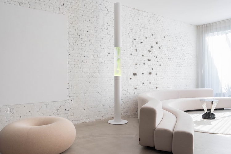 Sabine Marcelis passe l’iconique lampe à lave de Mathmos en version XXL