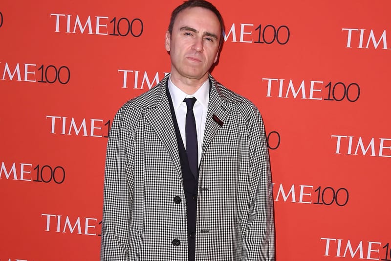 Raf Simons signe une rétrospective exclusive et une vente d’archives chez DSM Ginza