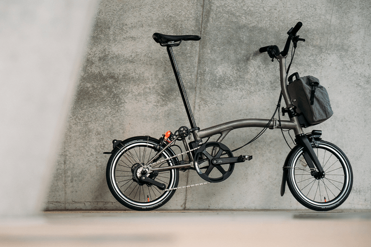Brompton dévoile l’« Electric T Line », son vélo électrique pliant le plus léger jamais conçu
