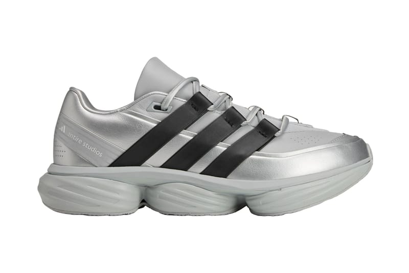 Entire Studios et adidas s’unissent pour une collection de sneakers ultra contrastées