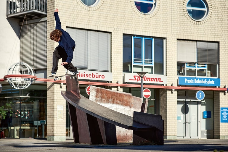 Free Skate Mag Premieres Niels Bennett's Heroes / Helden Part