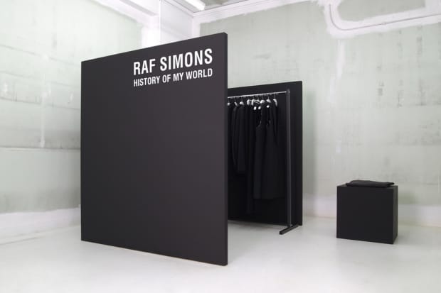 Raf Simons: History of My World展覽於NUMBER 3展開