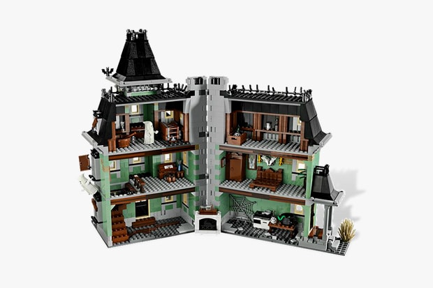 LEGO 2012 Haunted House