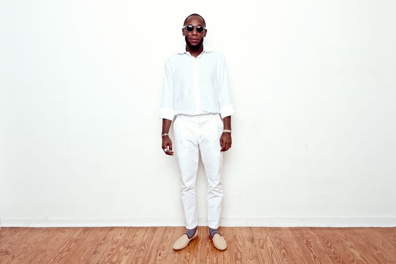  Yasiin Bey 為 Street Etiquette x Del Toro Portofino Slippers 別注鞋款擔當模特兒