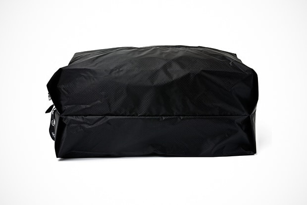 fragment design 2012 秋冬 Travelling Light Stuff Sacks 旅行用置物袋
