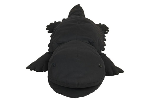 fragment design x Medicom Toy 2012 大山椒鱼造型絨毛坐墊