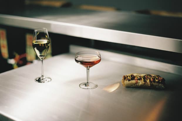 倫敦全新獨特熱狗與香檳結合的概念名所時尚設計食府 Bubbledogs 