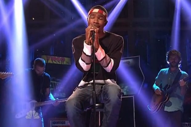 Frank Ocean featuring John Mayer 於 "Saturday Night Live Performance" 現場表演