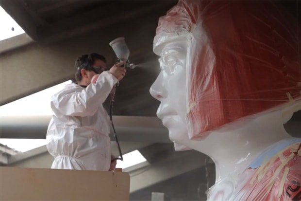 Louis Vuitton 路易威登打造巨型 Yayoi Kusama 草間彌生玻璃纖維製雕像製作過程視頻影片