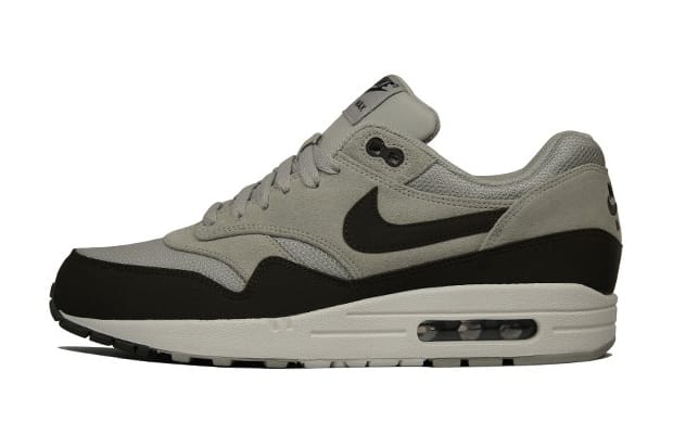 Nike Sportswear Air Max 1 2012 Holiday 鞋履系列