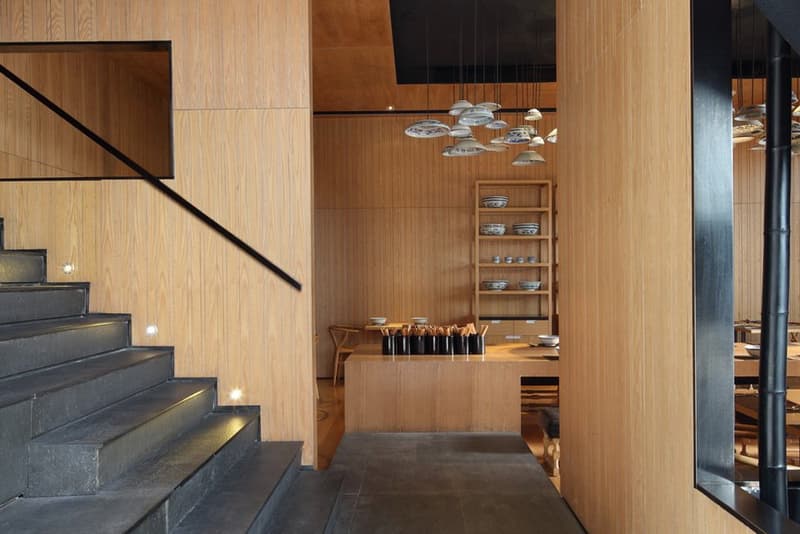 空間建築設計團隊 Golucci International Design 打造的牛公館麵館 Taiwan Noodle House 2 