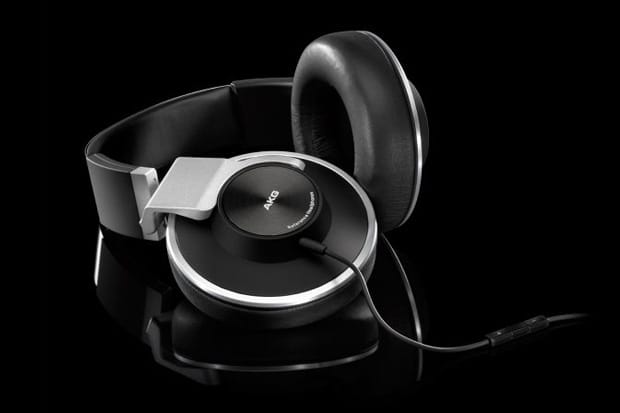 AKG K551 蓋耳式耳機