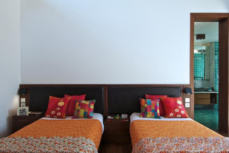 Hiren Patel Architects 建築事務所打造位於印度阿默特巴德的庭院別墅