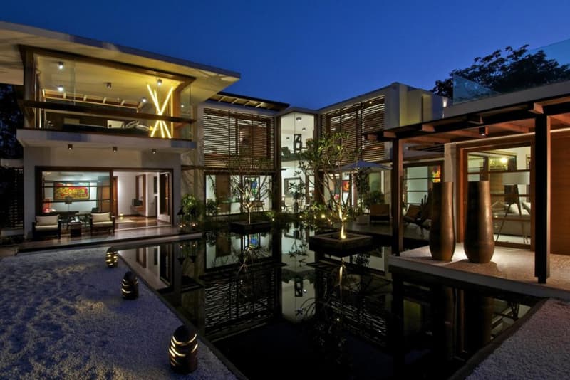 Hiren Patel Architects 建築事務所打造位於印度阿默特巴德的庭院別墅