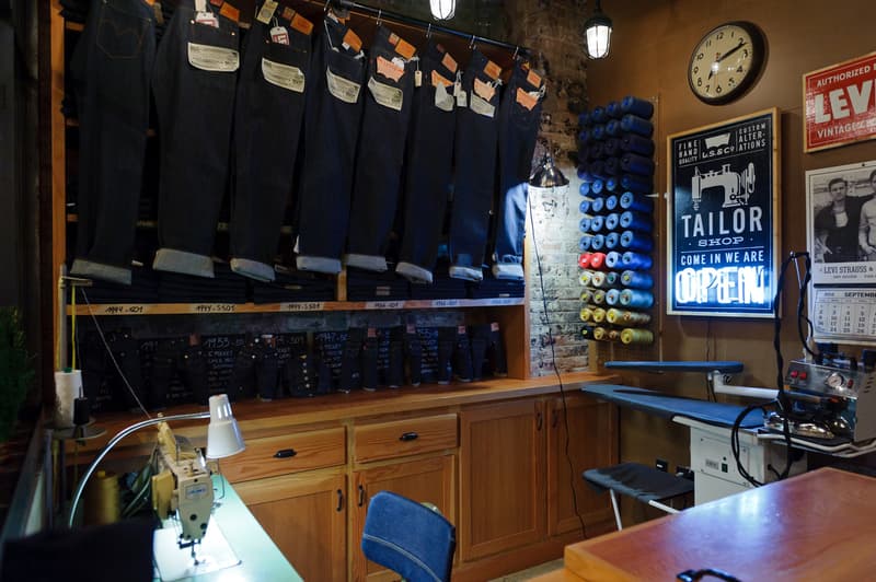 Levi’s 於 New York City 店內提供量身訂製丹寧褲服務
