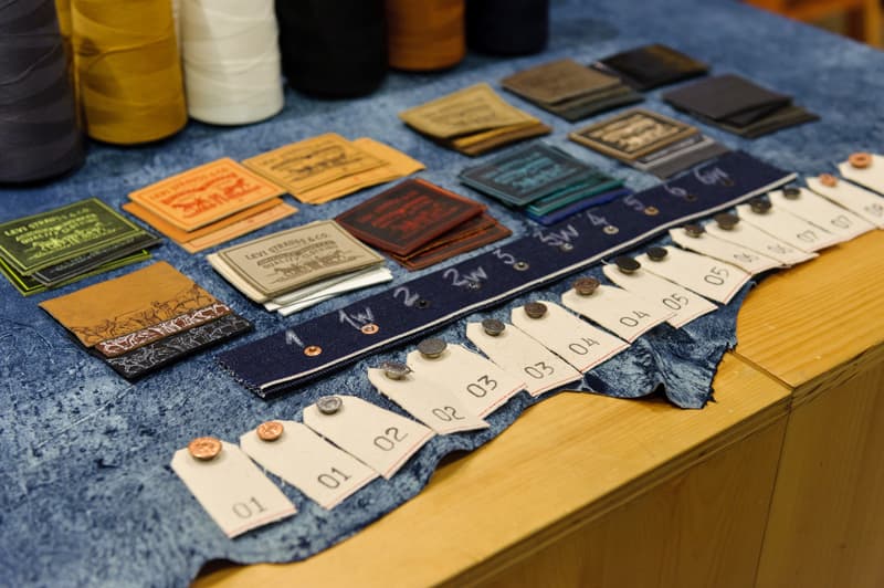 Levi’s 於 New York City 店內提供量身訂製丹寧褲服務