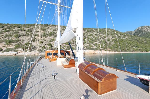 James Bond 007 Skyfall 中的 Yacht 豪華帆船售價  1420 萬美元