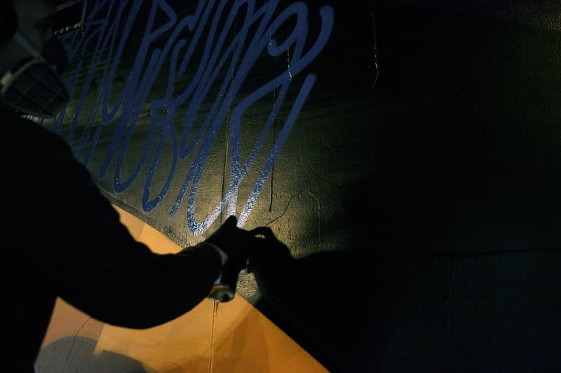 藝術家 MWM 與 JURNE 攜手在洛杉矶市中心街道上創作大型壁畫