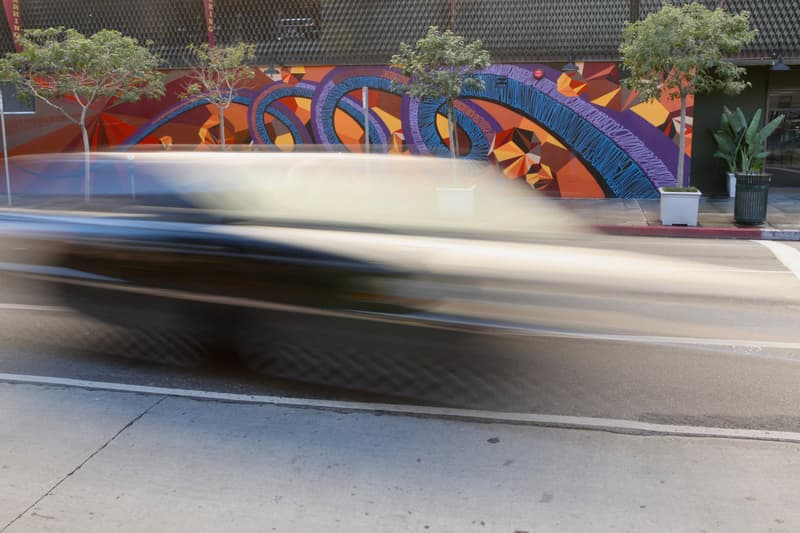 藝術家 MWM 與 JURNE 攜手在洛杉矶市中心街道上創作大型壁畫