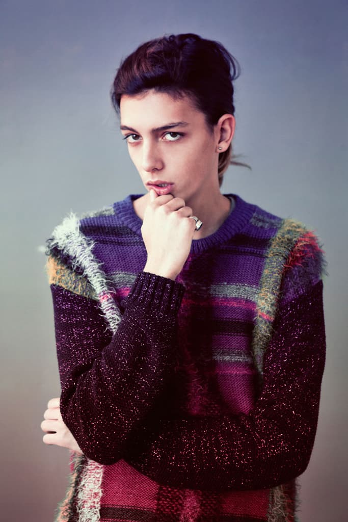 Gareth Rhys 為《Clash》雜誌拍攝穿搭造型特輯