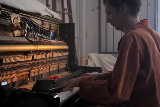 Hauschka – Who Will Hold Me 音樂概念視頻短片