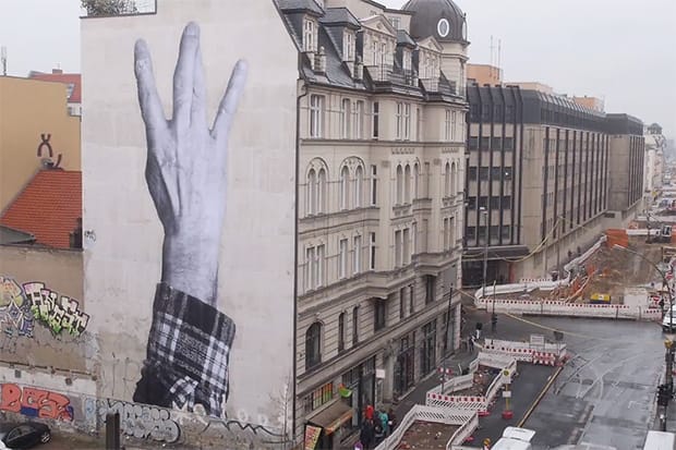 JR 柏林的街頭藝術「Wrinkles of the City」 