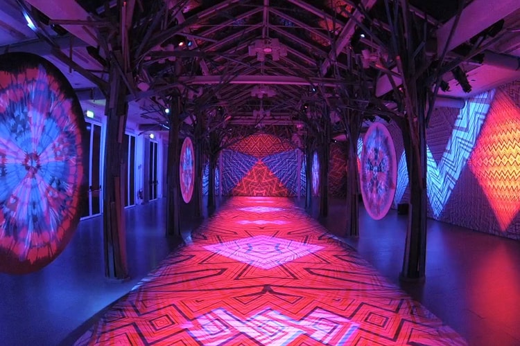 Carnovsky 為 Missoni 打造大型藝術裝置 “Zigzagging”