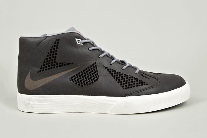 Nike LeBron X NSW Lifestyle NRG "Night Stadium" 鞋款
