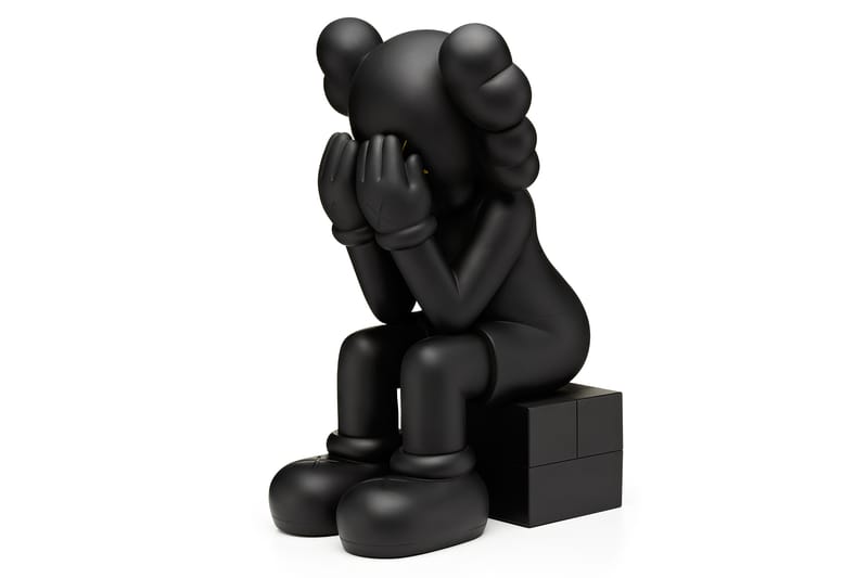 OriginalFake 推出 KAWS Companion “Passing Through” 系列公仔