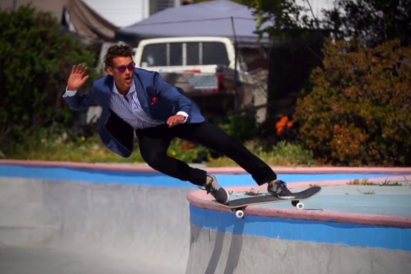 Tony Kelly 掌鏡拍攝《Playboy Poolside》時尚大片