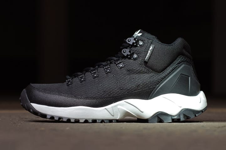 adidas Torsion Trail Mid Night Black 球鞋