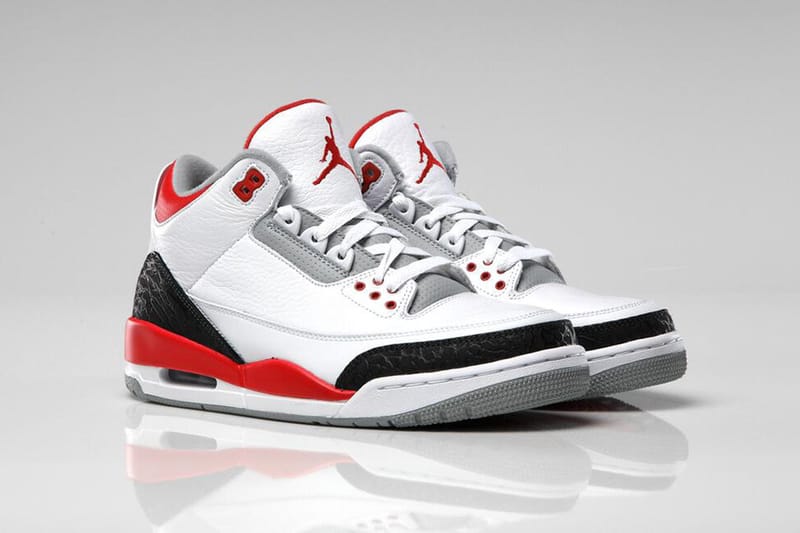 Air Jordan 3 Retro “Fire Red” 球鞋