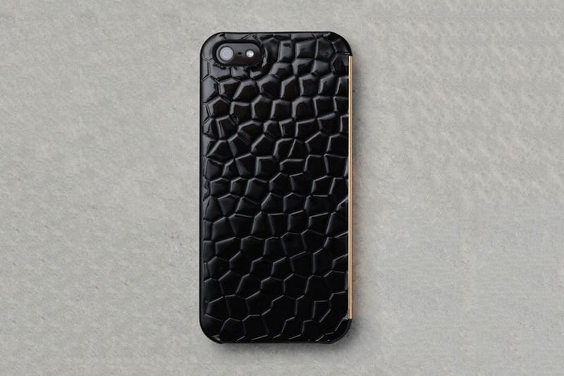 Kate Moss 發佈 “Fashion Tech” 配件系列