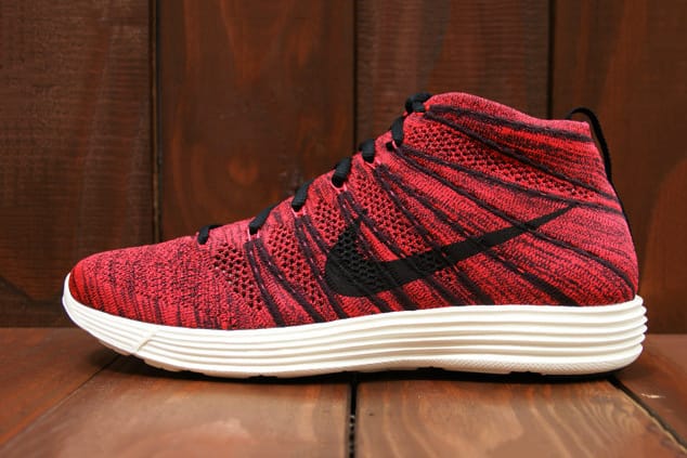 Nike Lunar Flyknit Chukka Deep Burgundy/Bright Crimson 配色