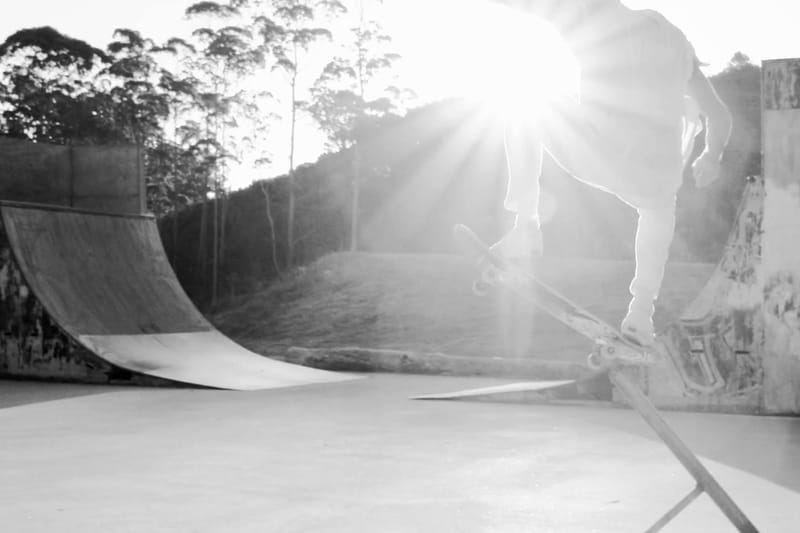 Dylan Rieder 爲 Monster Children 拍攝最新「Moments from Team Average」滑板影片