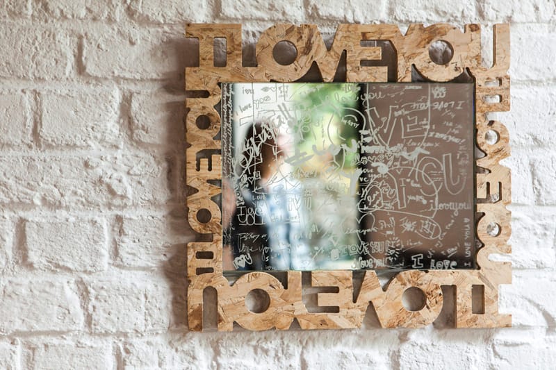 Julia Chiang x Case Studyo 聯名藝術作品「Your I Love Yous」