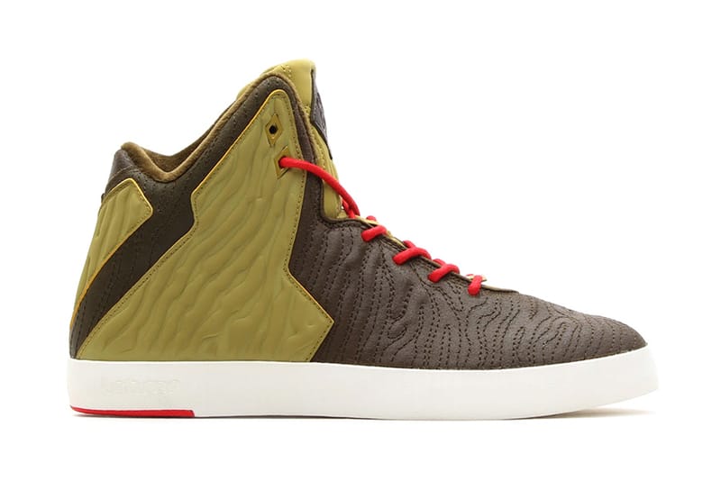 Nike LeBron XI NSW Lifestyle Dark Loden/Parachute Gold 配色