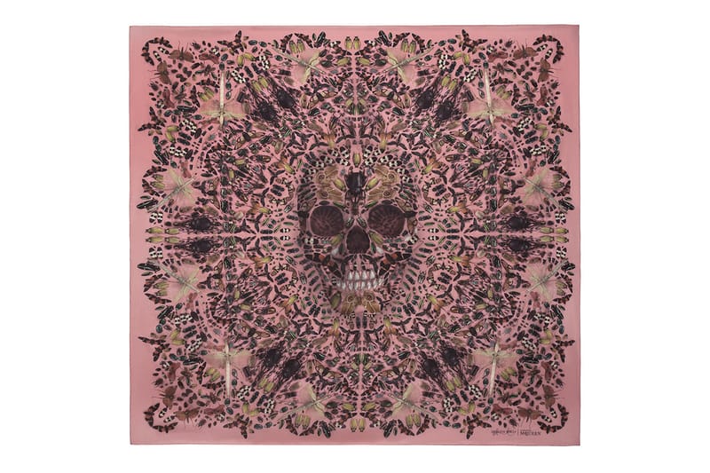 Damien Hirst &amp; Alexander McQueen「Skull Scarf」十週年紀念系列