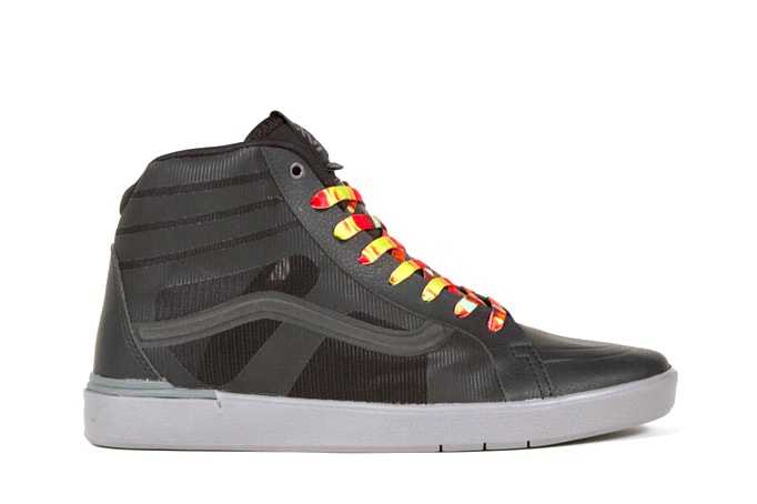 Vans LXVI「Red Dawn」鞋履系列