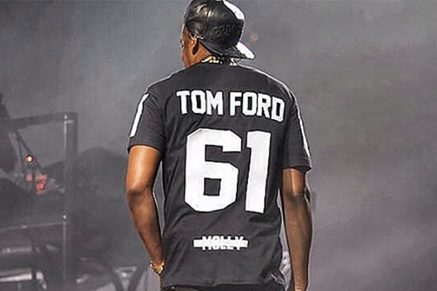 Jay Z 在全球巡迴演唱會上穿著 BBP 設計 T-Shirt 向 Tom Ford 致敬