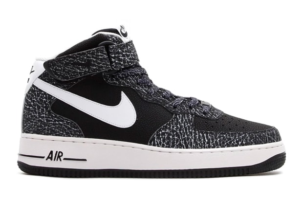 Nike Air Force 1 Mid ‘O7 黑白配色