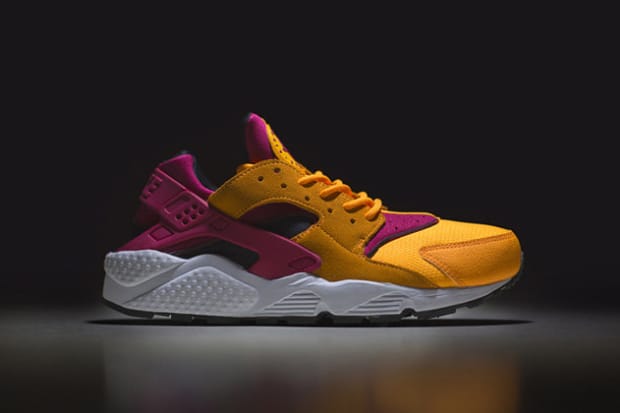 size? 別注版 Nike Air Huarache LE 配色設計「Laser Orange」