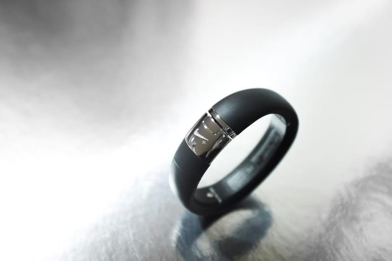 Nike+ FuelBand METALUXE SE「Silver Edition」全新版本