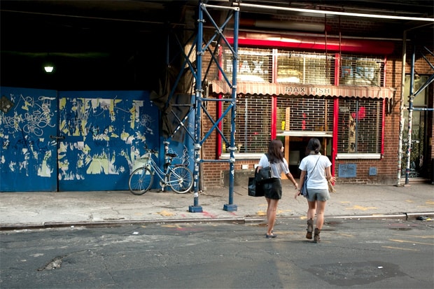 New York 酒吧 Max Fish 或重新開張