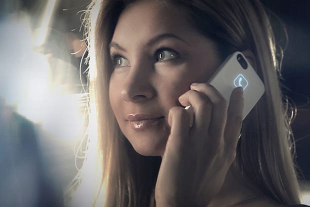 Lunecase 推出具備來電顯示功能的 iPhone 手機殼