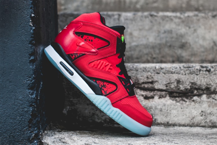 Nike Air Tech Challenge Hybrid「Chilling Red」配色