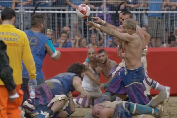 Jonathan Glazer 為 Canon 拍攝最新廣告「Gladiator Football」