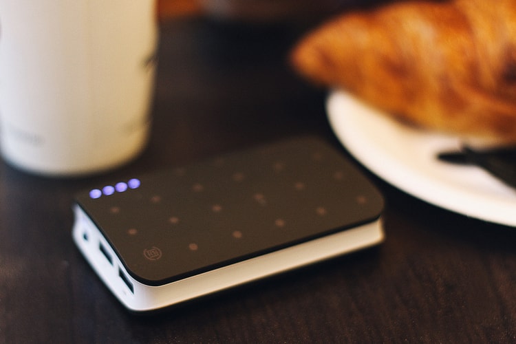 CLOT x The Coop Idea「Ice Cream Sandwich」移動電源